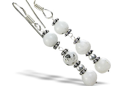 Design 14874: white moonstone earrings