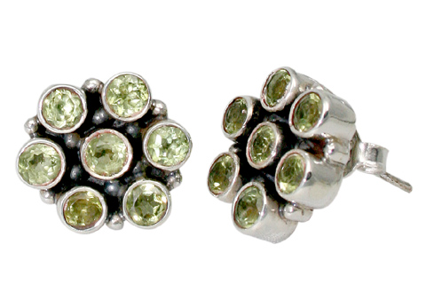Design 9640: green peridot post earrings