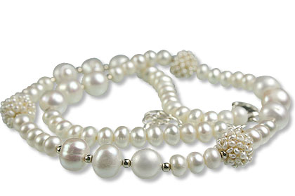 Design 13300: white pearl necklaces