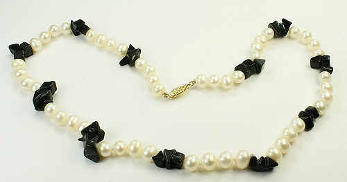 Design 9345: white,multi-color pearl chipped, classic necklaces