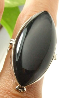 Design 7217: black onyx halloween rings