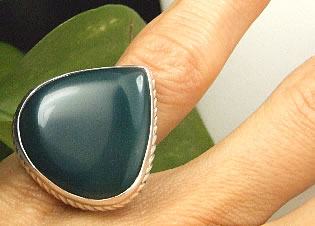 Design 7241: green onyx drop rings