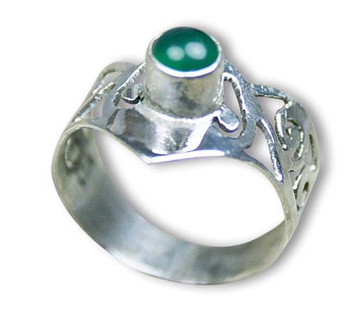 Design 8306: green onyx mens rings