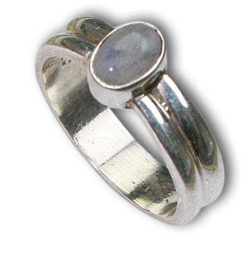 Design 8477: White moonstone rings