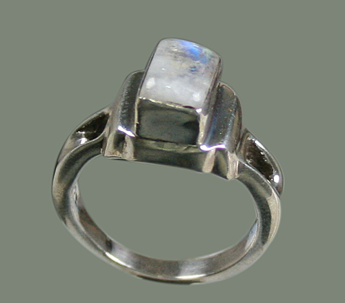 Design 8561: White moonstone contemporary rings