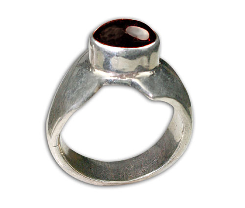 Design 8707: red garnet rings