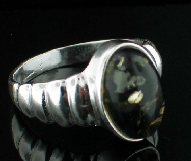 Design 8899: green amber rings