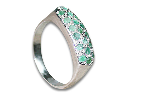 Design 8981: green emerald rings