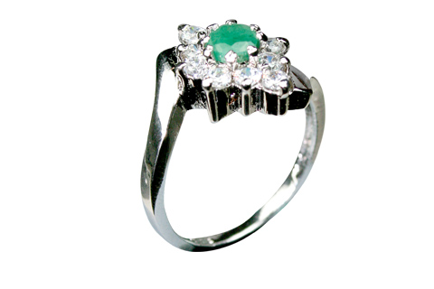 Design 8986: Green, White emerald rings